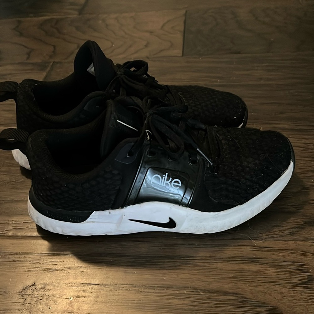 Nike Tennis Shoes Gently Worn!